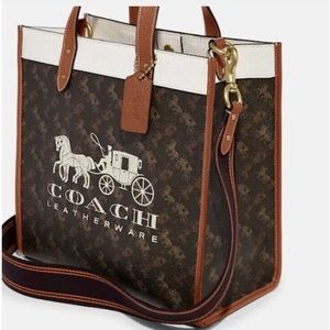 Coach field tote in good condition.